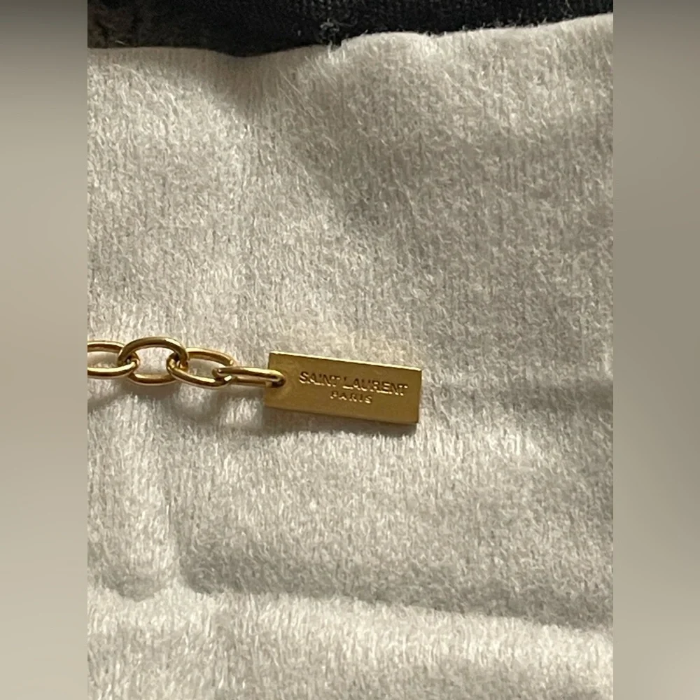 YSL Cassandre Twist Pendant Necklace - Picture 6 of 8